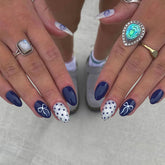 RIICFDD uñas de almendra corto, frances azul oscuro, con lazo y puntos para ocasiones.