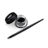 Delineador gel negro de Rimmel Scandaleyes resistente al agua para mayor duración.