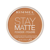 Rimmel London Stay Matte Toffee, polvo compacto para aplicación suave y acabado mate duradero.
