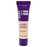 Rimmel Stay Matte Mousse 010 Porcelana Clara, botella, control de brillo durante todo el día.