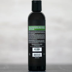 Rocky Mountain Barber Company Acondicionador con aceites esenciales ofrece frescura natural.