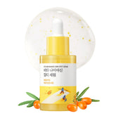 ROUND LAB Vita Niacinamide Serum envase compacto para uso diario.