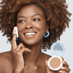 Ruby Kisses No More Blemish polvo se adapta a tono universal para varias pieles.