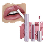 Runway Rogue Pearl Glam labial, aplicación suave con brillo perlado para look diario.