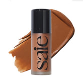 Saie Dew Bronze con aplicador grueso para una aplicación precisa y controlada.