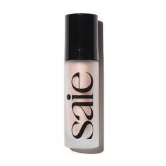 Saie Glowy Super Gel en botella ofrece brillo roseglow para la piel.