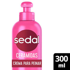 Aplicación en pelo húmedo con Sedal S.O.S. Ceramidas para peinado flexible.