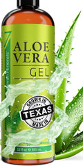 Seven Minerals Aloe Vera Gel en la frente, absorción rápida para piel suave.