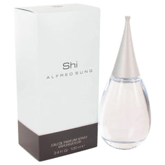 Notas frutales y florales de Shi en frasco elegante, perfecto para ocasiones.