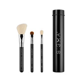 Sigma Beauty Travel Essential Trio frente: kit compacto ideal para viajar y organizar pinceles.