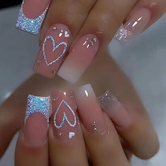 Uñas SINSEN cuadradas medianas con punta francesa y corazón.
