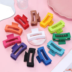 Clip Sisiaipu con resortes fuertes para sujeción confiable.