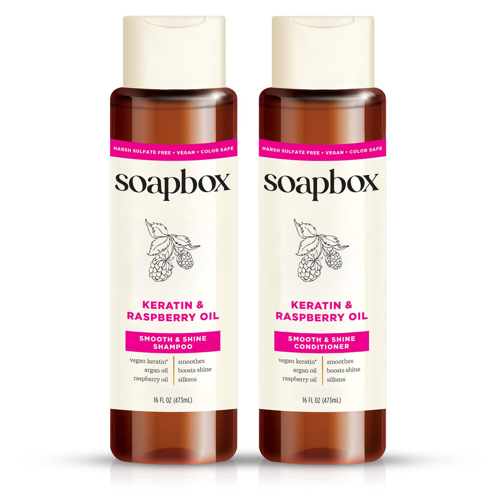 Soapbox Shine champú de keratina en botella, domando frizz y brillo.