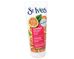 Granulos naturales del exfoliante para piel suave