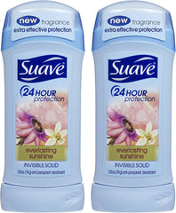 Aplicación del desodorante suave Everlasting Sunshine sólido invisible para uso diario.