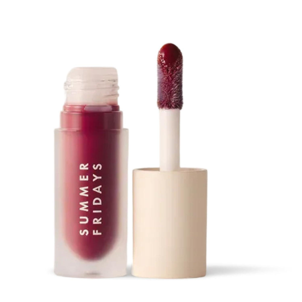 Summer Fridays Dream Lip Oil ofrece brillo intenso y hidratación duradera para labios sedosos.