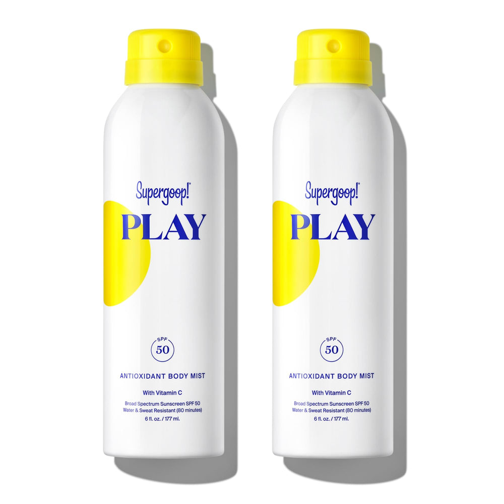 Bruma corporal ligera de Supergoop PLAY SPF 50 para piel expuesta.