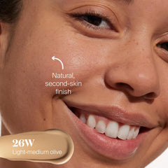 Protec(tint) de Supergoop aplica con dedos para tono ligero y uniforme.
