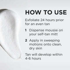 Aplicación con guante TAN-LUXE Hydra Mousse para cobertura suave.