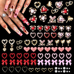 Dijes corazones dorados de Tatiwoo para uñas, ideal para diseños impactantes.