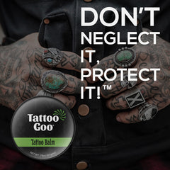 Aplicación suave de Tattoo Goo en tatuaje nuevo para comodidad diaria.