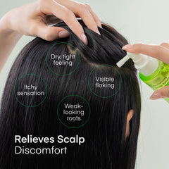 Exfoliación suave para caspa con Terez & Honor para un cuero cabelludo limpio.