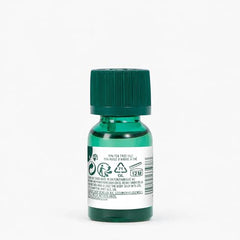 The Body Shop Tea Tree Oil: dos gotas purifican piel grasa y refrescan.