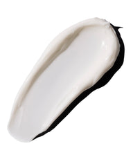 Textura ligera de Vitamin E Intense Moisturizer para absorción rápida.