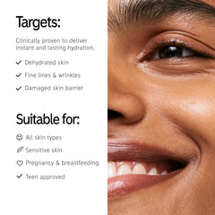 Aplicación matutina del serum hialurónico The INKEY List en rostro limpio.