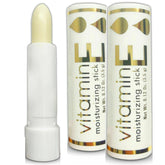 Three Pebbles Pure Pride barrita labial con vitamina E para hidratación diaria.