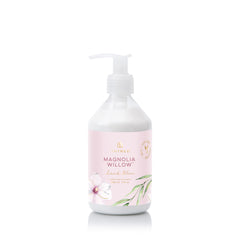 Thymes Magnolia Willow: bote de loción para manos suave y nutritiva para uso diario.