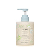 Thymes Nourishing Body Cleanser con dosificador ergonómico para uso diario.
