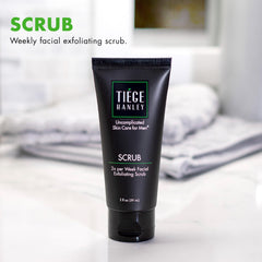 Tiege Hanley exfoliante con B3 y alantoína para piel equilibrada y calmada.