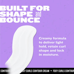 Rizos definidos con Foxy Curls Contour Creme, enfoque en textura suave