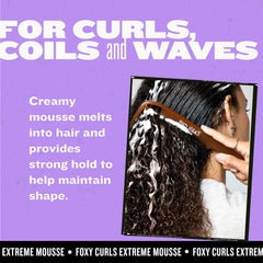 Protección térmica al peinar rizos con Foxy Curls.