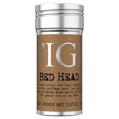 TIGI Bed Head Wax Stick ofrece textura instantánea para peinado rápido y definido.