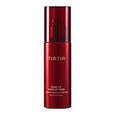 Fijador en spray TIRTIR Mask Fit aplicado en rostro para un acabado duradero.