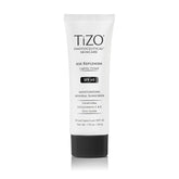 TIZO AM Replenish SPF 40, botella para aplicación suave y protección diaria.