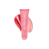 Tower 28 LipSoftie bálsamo, textura suave para labios sedosos y confort diario.