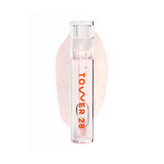Tower 28 ShineOn Lip Jelly CHILL, envase claro para brillo suave y labios hidratados.