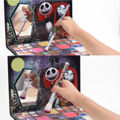 Estuche decorativo con tema Nightmare Antes de Navidad para pinceles Townley Girl, fácil de guardar.