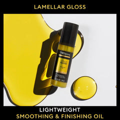 TRESemmé aceite lamelar, aplicación en cabello húmedo para sellar la cutícula y reducir el encrespamiento.