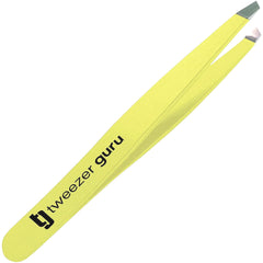TWEEZER GURU pinzas cejas precisas en angulo para un acabado limpio.