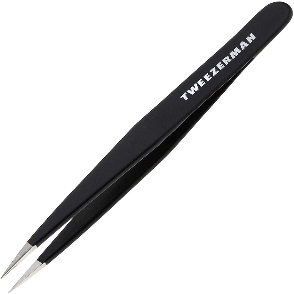 Pinzas Tweezerman con punta precisa en acero inoxidable para más control.