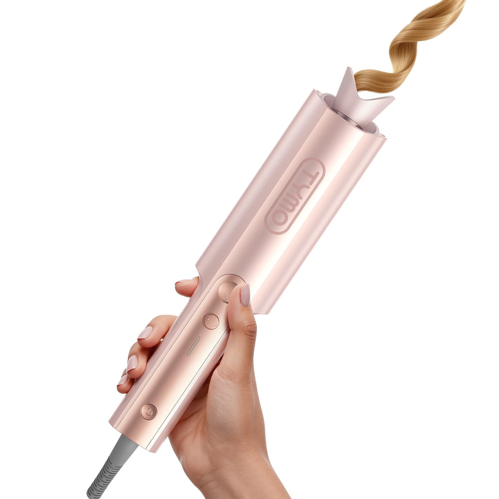 TYMO CurlPro Plus con barril largo en uso para rizos consistentes en cabello largo