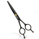 Tijeras profesionales ULG con hojas afiladas para un corte de pelo preciso.