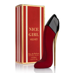 URBAN COLLECTION Nice Girl Velvet: frasco 30 ml con acabado elegante para uso diario.