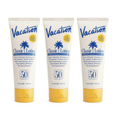 Vacation Classic: protector solar en botella vertida, sensación suave y sin marcas blancas para uso diario.