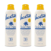 Vacation Classic Sunscreen Spray: botella lista para playa con protección SPF 30.
