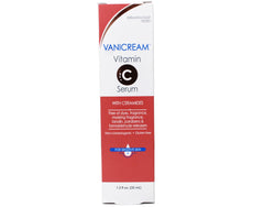 Aplicación suave del sérum Vanicream en rostro